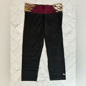 Victoria's Secret Pink Yoga 3/4 Length Pants - Size XS